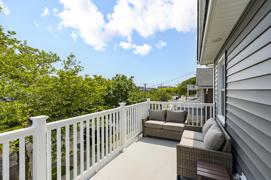 PRIVATE BALCONY - 227 16th Ave