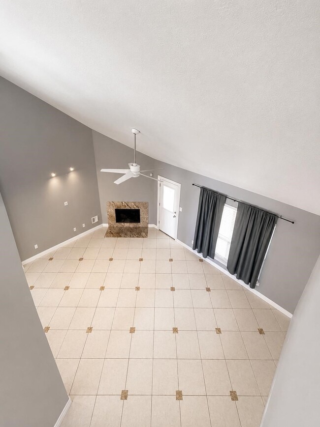 Building Photo - 18315 Brenwood Manor Dr