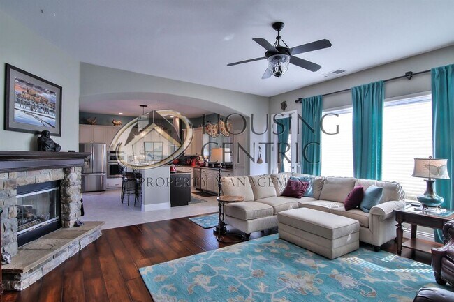 Building Photo - Serrano Executive 4bd/4.5ba Executive Home with Pool, Spa & 4-Car Garage!