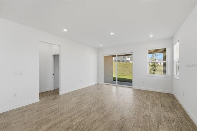 Building Photo - 2100 Maverick Ct