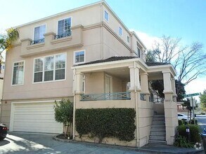 Building Photo - 356 Montecito Way