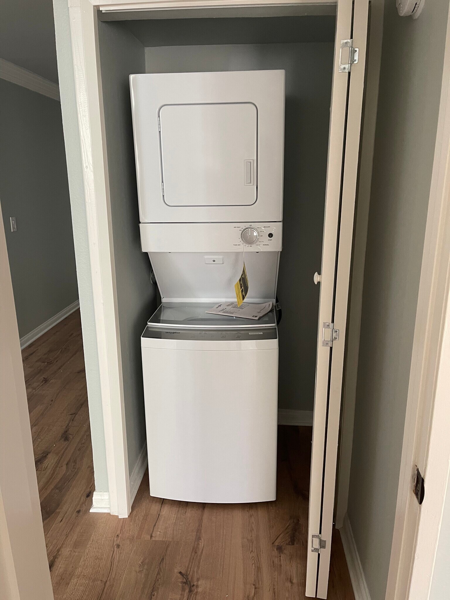 New stacked washer and dryer - 5525 Canoga Ave