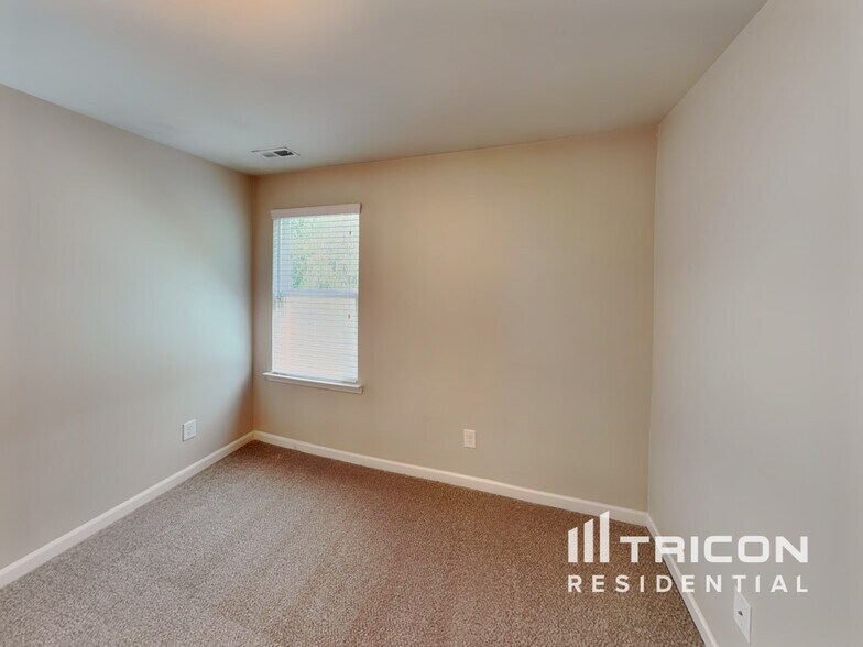 Building Photo - 123 Hickory Sta Ln