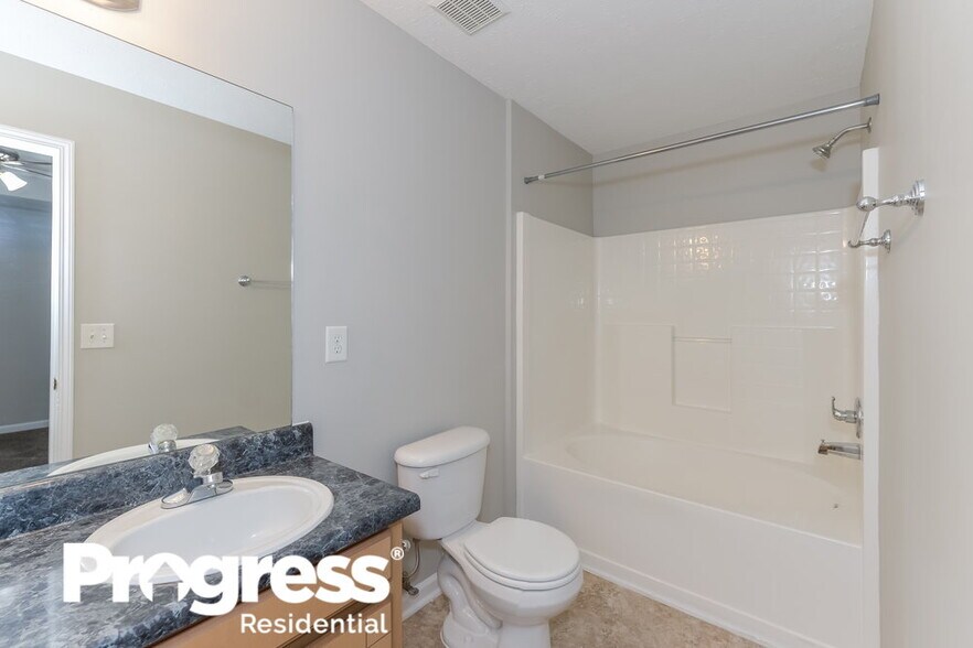 Building Photo - 127 Mary Joe Martin Dr