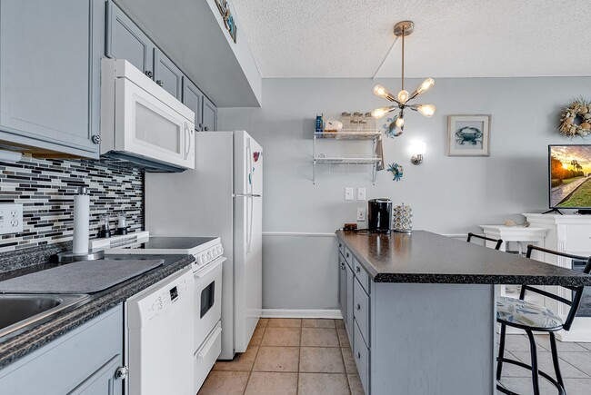 Building Photo - Winter Rental in Myrtle Beach! Unbeatable Ocean View! Perfect location! Beautifully clean!