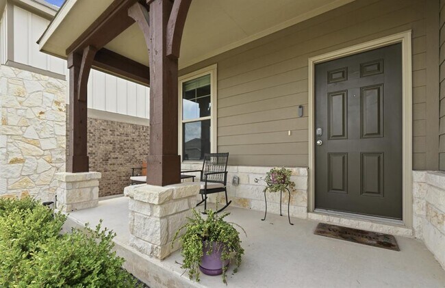 Building Photo - 516 Grace Lilly Dr