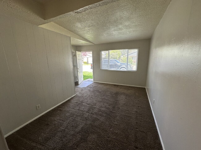 Building Photo - 3423 W Good St