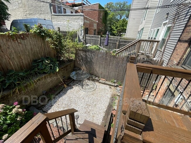 Building Photo - 356 Hamilton St
