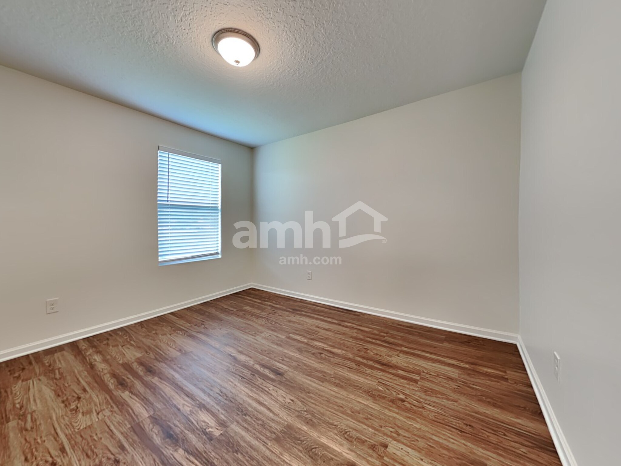 Building Photo - 7338 Cumbria Blvd