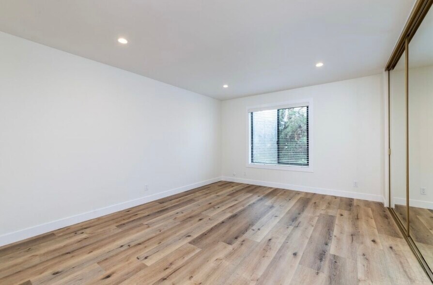 Building Photo - 4524 Tujunga Ave