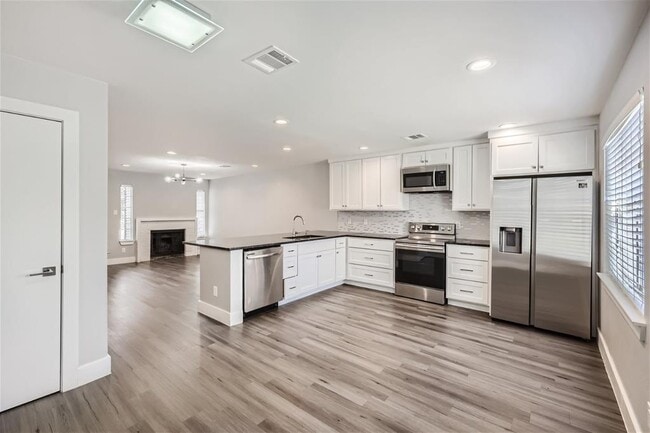 Building Photo - 1830 River Crossing Cir