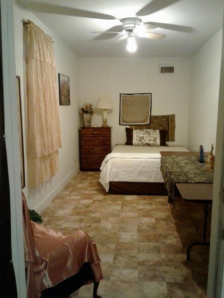 Building Photo - 2118 Wilson