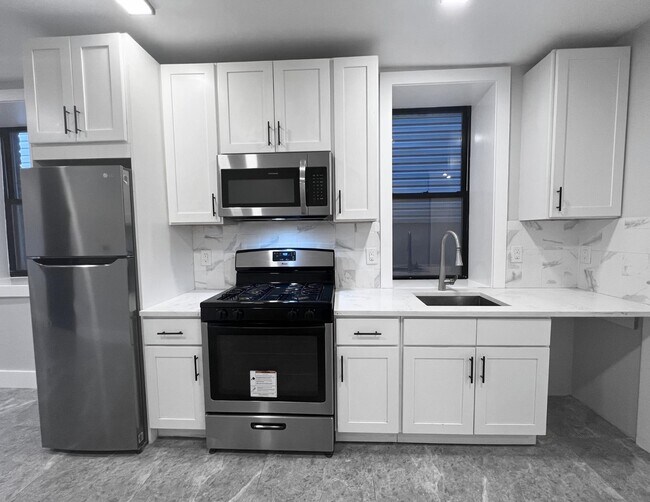 Building Photo - 126 Randolph Ave