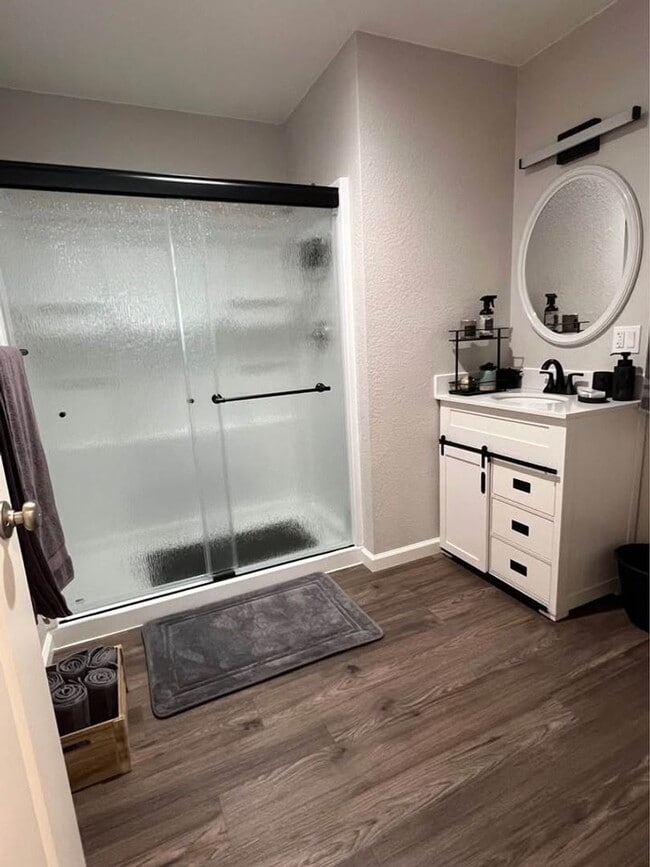 Building Photo - Fully Furnished