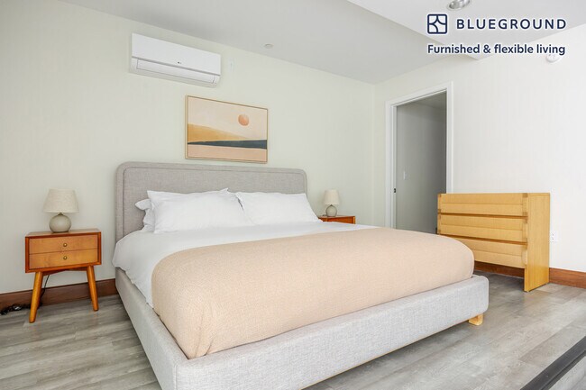 Building Photo - 110 W Ocean Blvd