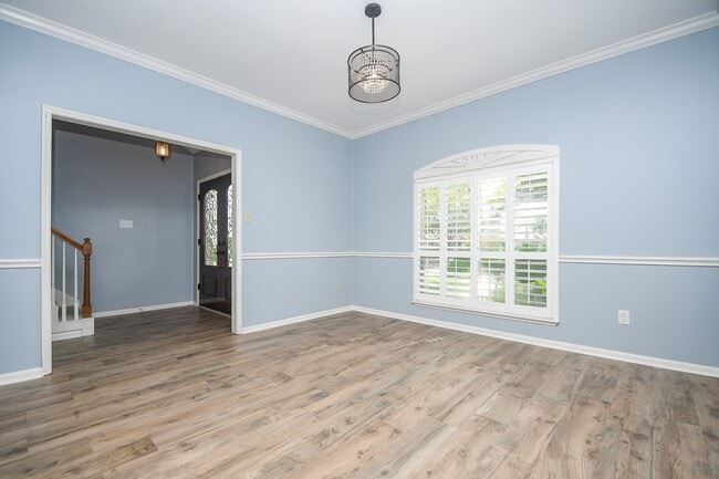 Building Photo - 1711 Earl of Dunmore St