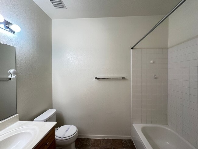 Building Photo - Silver Pines