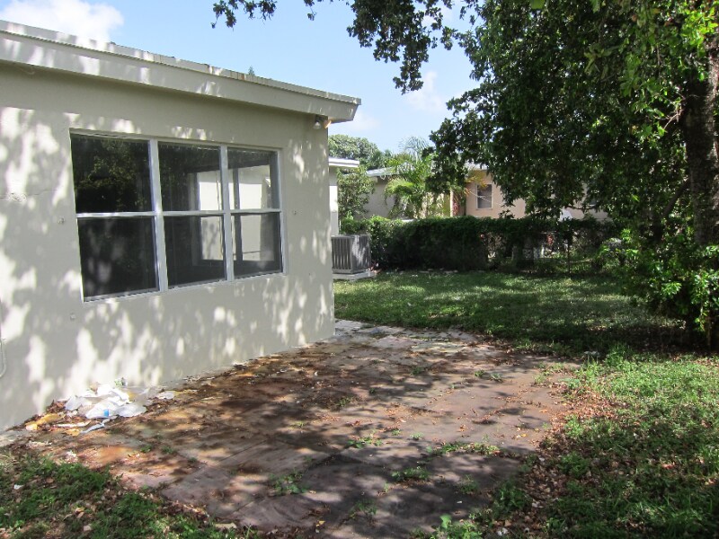 Building Photo - 1306 S 29th Ave