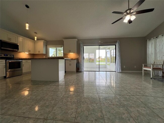 Building Photo - 12736 Newfield Dr