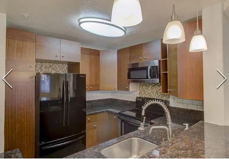 Building Photo - 3550 Lebon Dr