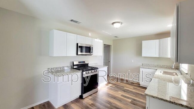 Building Photo - 1704 Langford St