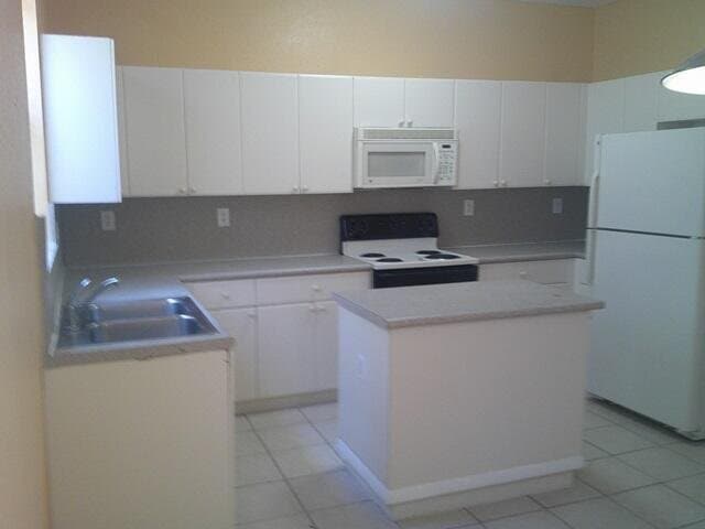 Building Photo - 3808 Shoma Dr