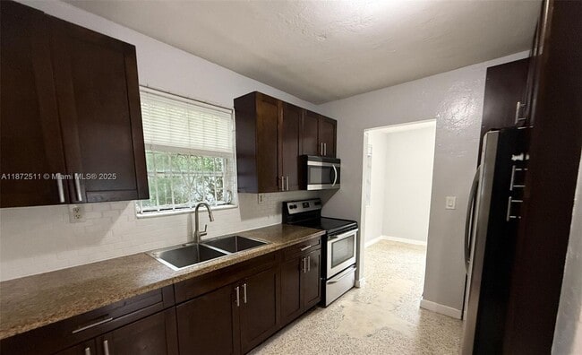 Building Photo - 901 NW 55th St