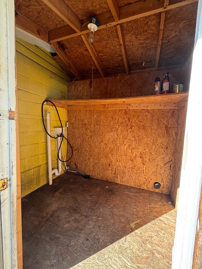 Building Photo - 206 Grady St