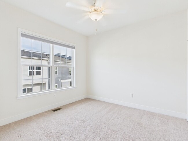 Building Photo - 5404 Coopers Walk Ln