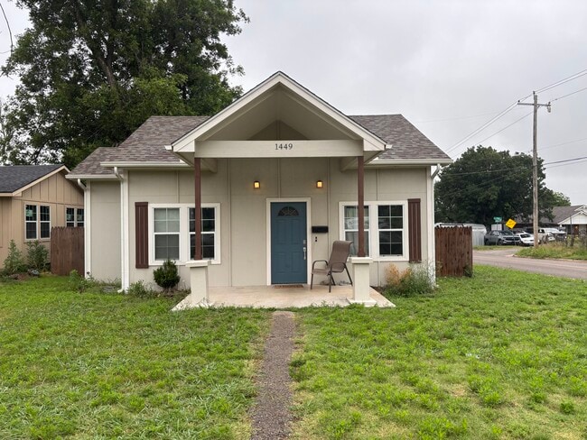 Building Photo - 1449 NE 25th St
