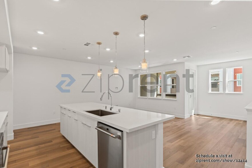 Building Photo - 3028 Lamory Pl