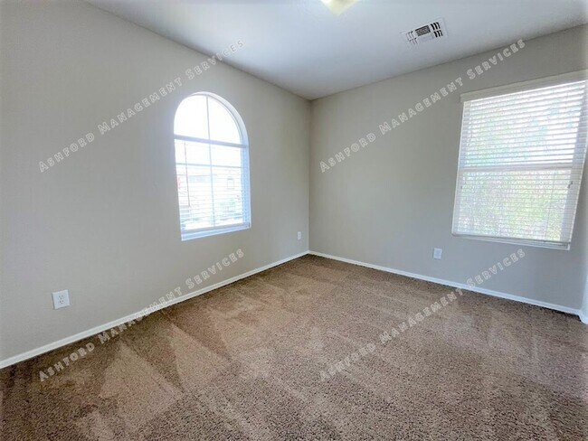 Building Photo - 2417 S 90th Glen