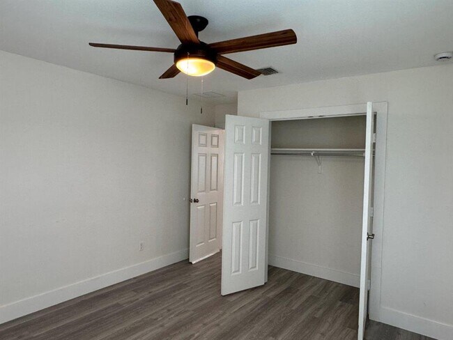 Building Photo - 11221 Whitefaulds Dr