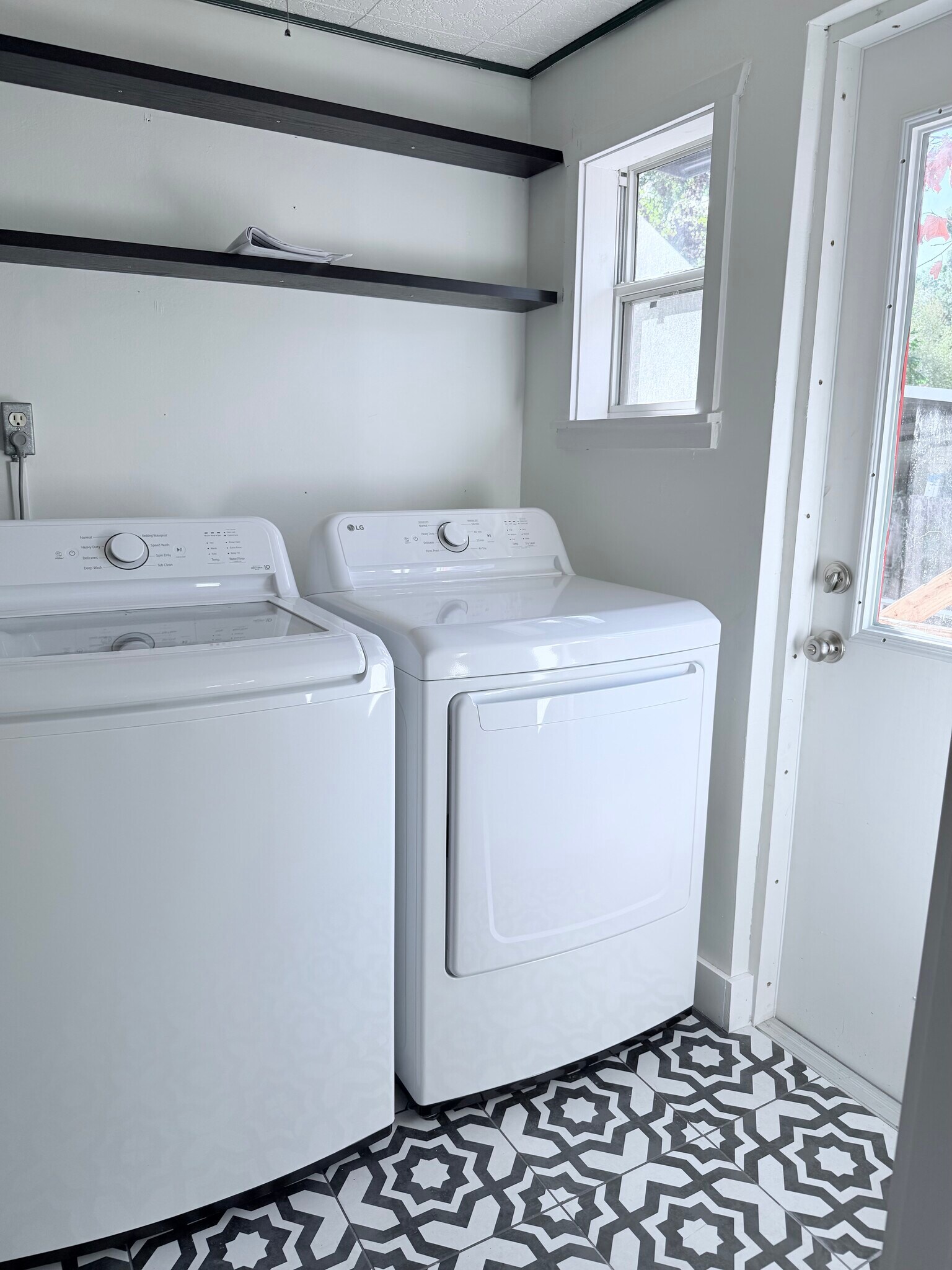 Building Photo - 236 W Michigan Ave