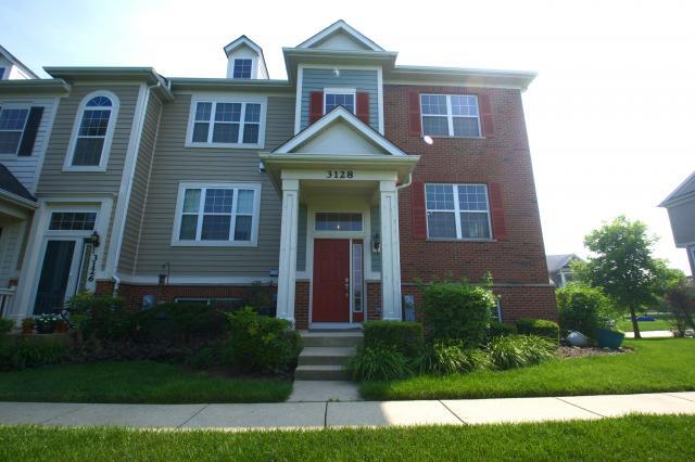 Primary Photo - 3 bedroom in Elgin IL 60124