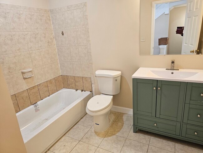 2nd Floor Bathroom - 1919 Saint Paul St