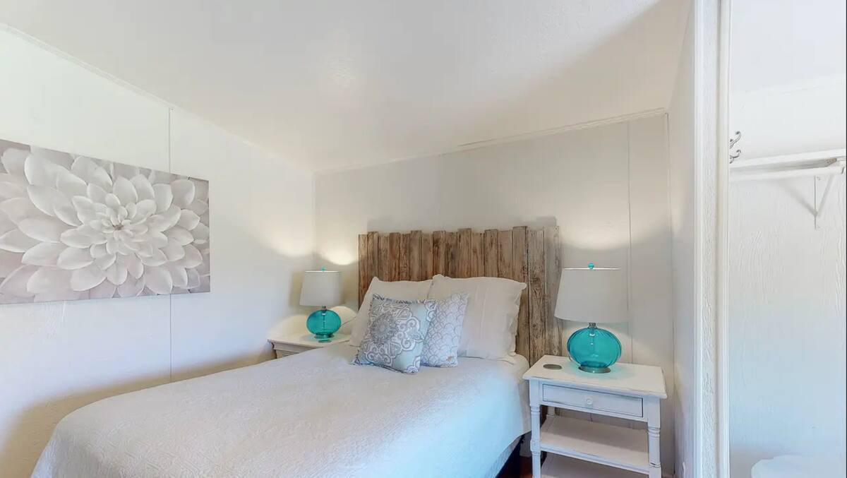 Building Photo - 2365 Washington St