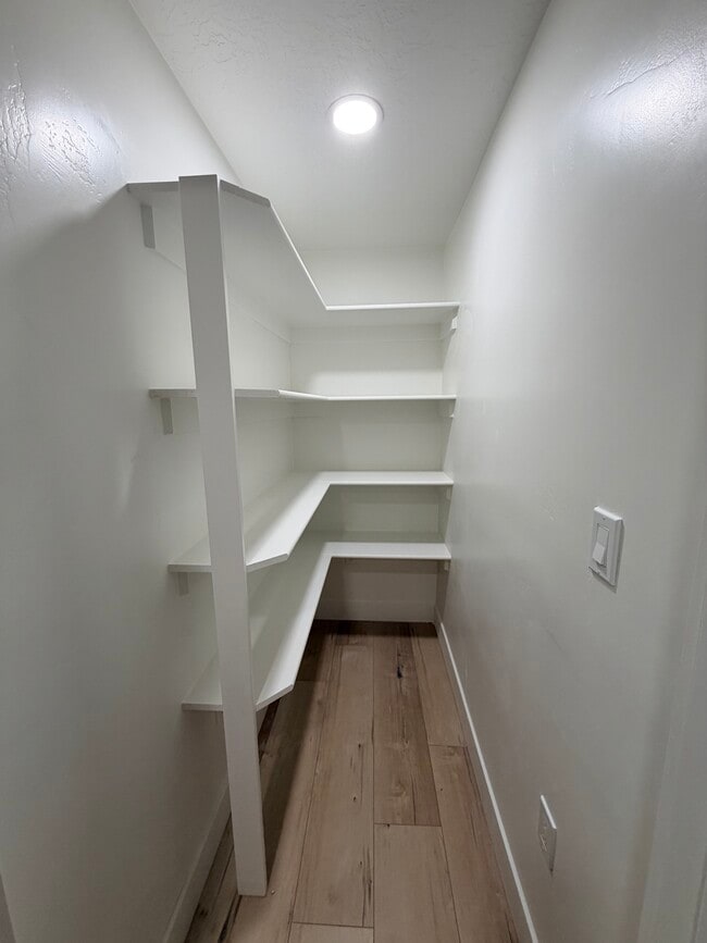 Building Photo - 11692 S Halls Crk Rd