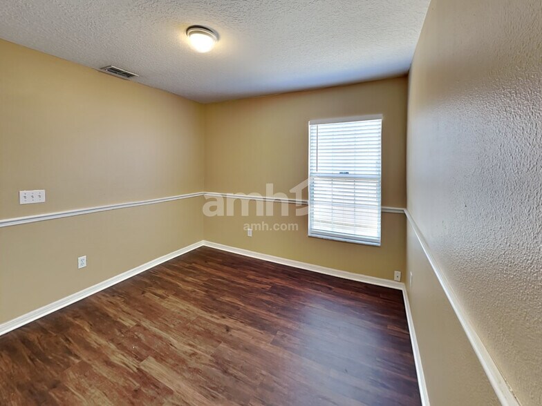 Building Photo - 30742 Pga Dr