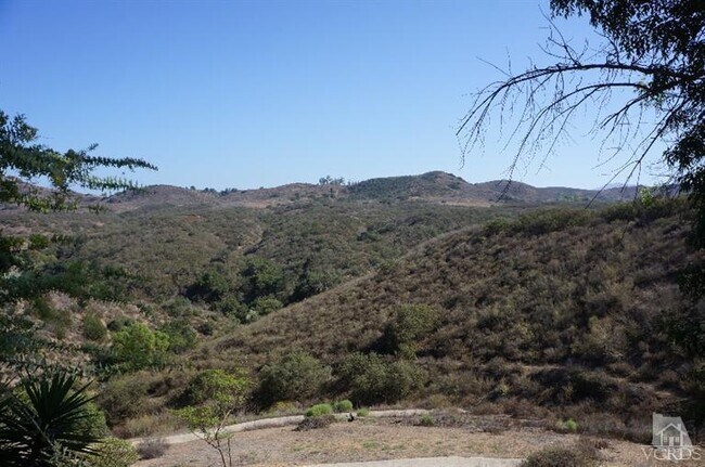 Building Photo - 2623 Velarde Dr