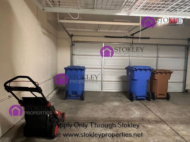 Building Photo - 1019 Sycamore Ln