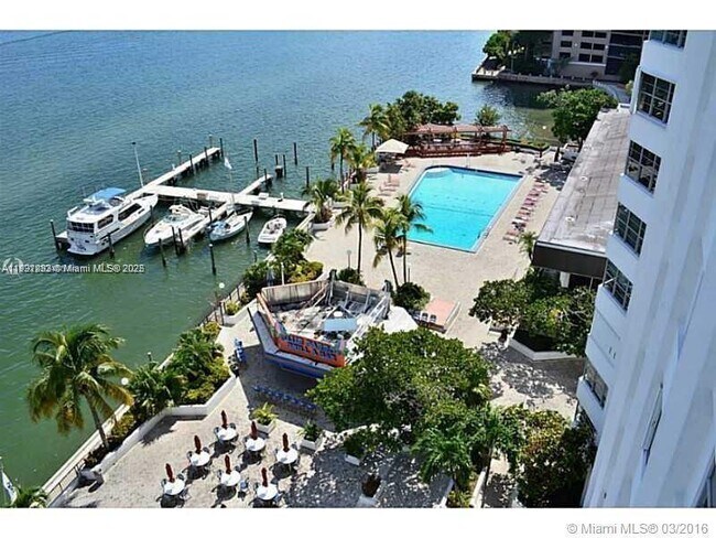 Building Photo - 905 Brickell Bay Dr