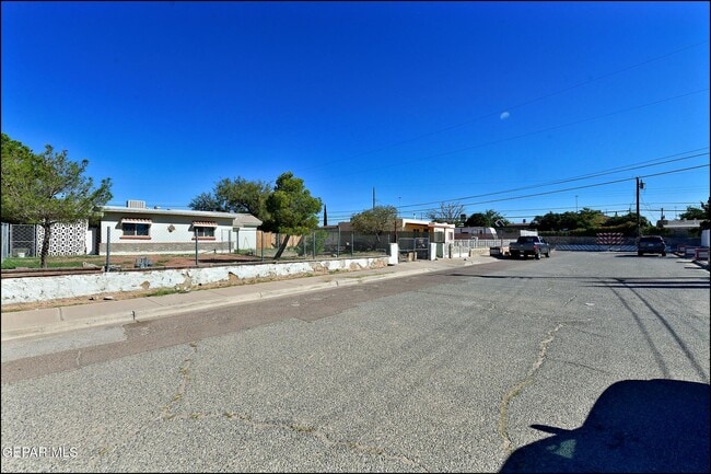 Building Photo - 8058 Gilbert Dr