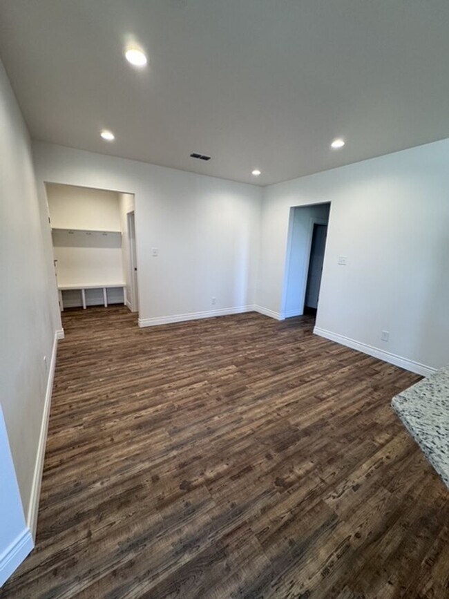 Building Photo - Sawdust Duplex