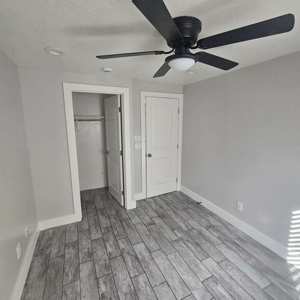 Building Photo - 7132 W Almeria Rd