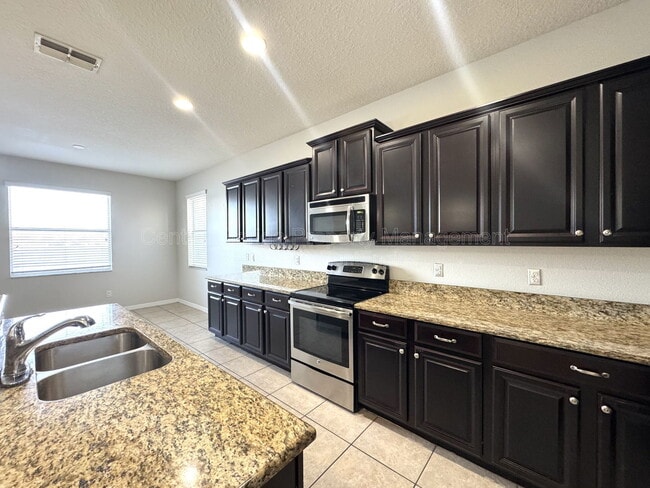 Building Photo - 3040 Youngford St