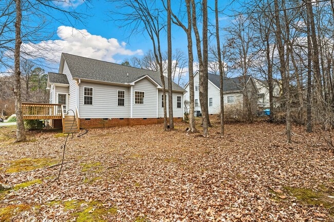 Building Photo - 3 Bed 2 Bath Chatham Forest Home - Available Now!