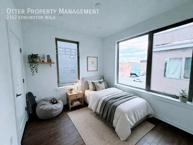 Building Photo - 2142 Kensington Walk