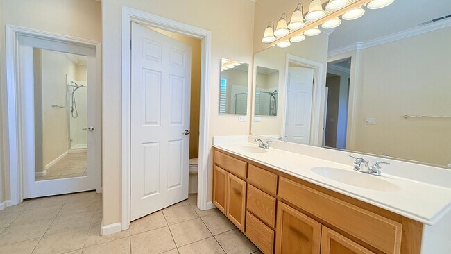 Building Photo - Beautiful 4BD/3BA, Two-Story Townhome in Alamo Creek, Danville- Available NOW!
