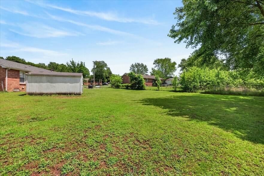 Building Photo - 576 Cynthia Dr